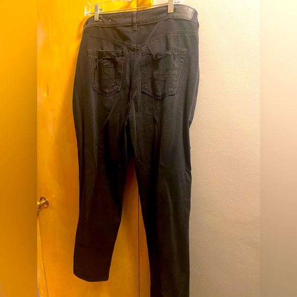 Size 10, American Eagle, Black Distress Jeans, Never worn - Picture 7 of 7
